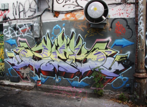 Zek graffiti in alley between St-Laurent and Clark