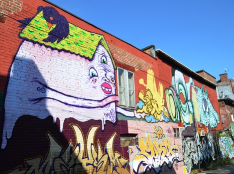 general view of a portion of alley between St-Laurent and Clark (2013) featuring mostly Waxhead (top left and right), GAWD (top right of centre) © Aline M