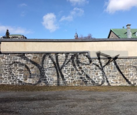 large tag by Jaker